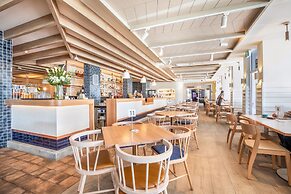 Nightcap at Hotel Victor