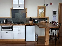 Woodbridge Hill Hideaway