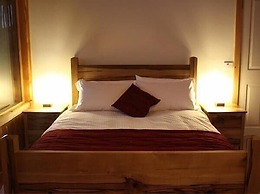 Woodbridge Hill Hideaway