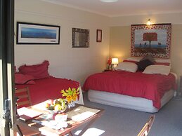 Moanarua Beach Cottage