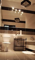 Hotel Black & White