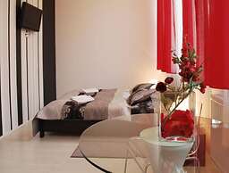 Hotel Black & White