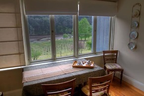 Tizzana Winery Bed & Breakfast