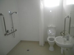 Fat Owl Motel, Bar & Eatery