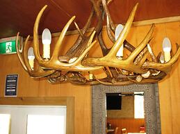 Fat Owl Motel, Bar & Eatery