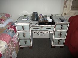 Fat Owl Motel, Bar & Eatery