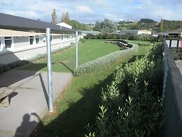 Fat Owl Motel, Bar & Eatery