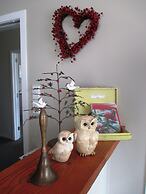 Fat Owl Motel, Bar & Eatery