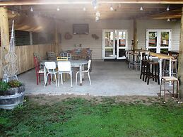 Fat Owl Motel, Bar & Eatery