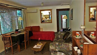 The Black Cockatoo Nannup