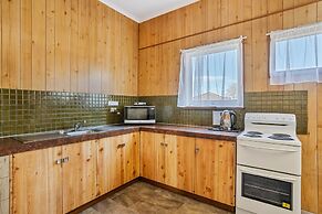 Riverfront Motel & Villas