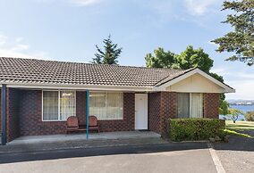 Riverfront Motel & Villas