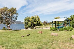 Riverfront Motel & Villas