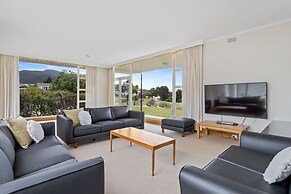 Riverfront Motel & Villas