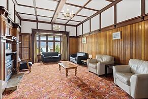 Riverfront Motel & Villas