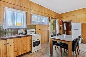 Riverfront Motel & Villas