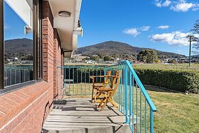 Riverfront Motel & Villas