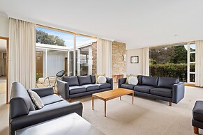 Riverfront Motel & Villas