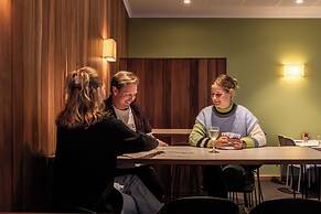 Riverfront Motel & Villas