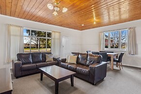 Riverfront Motel & Villas