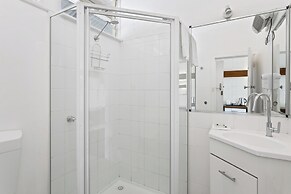 Riverfront Motel & Villas