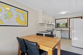 Riverfront Motel & Villas