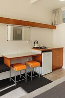 Riverfront Motel & Villas