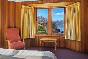 Riverfront Motel & Villas