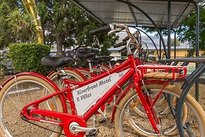 Riverfront Motel & Villas