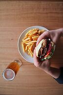 Riverfront Motel & Villas