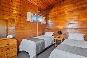 Riverfront Motel & Villas