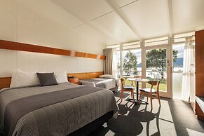 Riverfront Motel & Villas