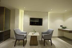 Marigold- Newly Renovated Hotel
