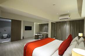 Marigold- Newly Renovated Hotel