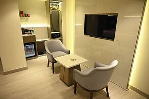 Marigold- Newly Renovated Hotel