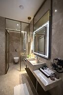 Marigold- Newly Renovated Hotel