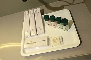 Marigold- Newly Renovated Hotel