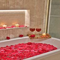 Marigold- Newly Renovated Hotel