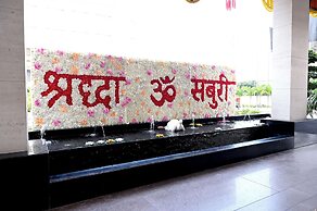 Marigold- Newly Renovated Hotel