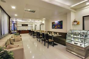 Marigold- Newly Renovated Hotel