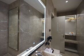 Marigold- Newly Renovated Hotel