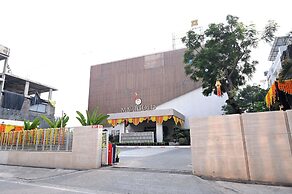 Marigold- Newly Renovated Hotel