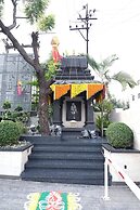 Marigold- Newly Renovated Hotel