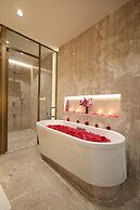 Marigold- Newly Renovated Hotel