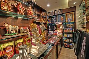 Marigold- Newly Renovated Hotel