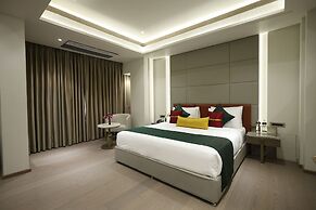 Marigold- Newly Renovated Hotel