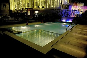 Marigold- Newly Renovated Hotel