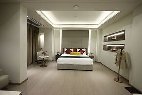 Marigold- Newly Renovated Hotel