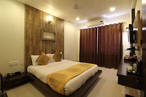 Marigold- Newly Renovated Hotel