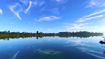 Hue Riverside Boutique Resort & Spa